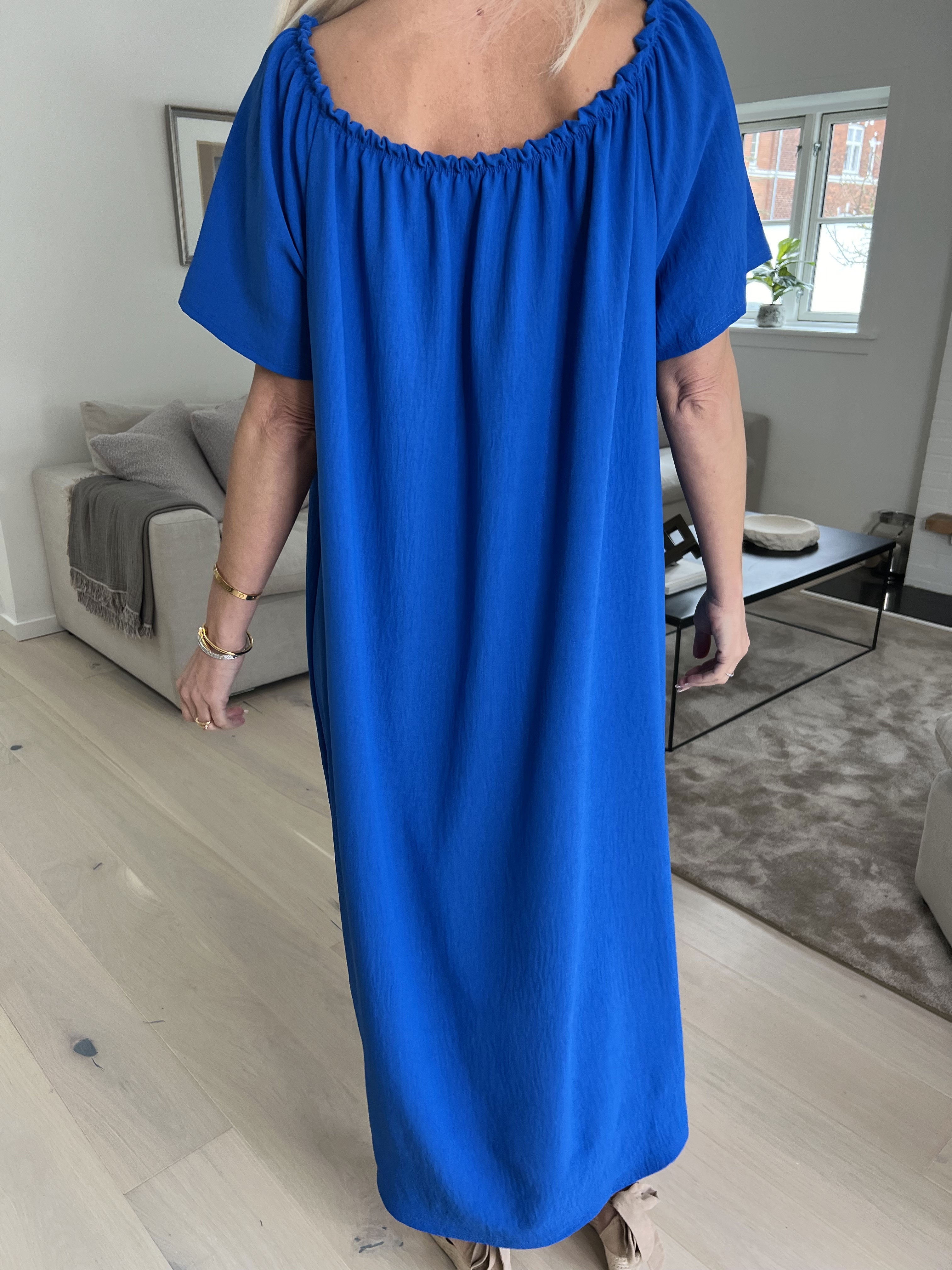 Taima - Lång enfärgad klänning med resår i nederkant